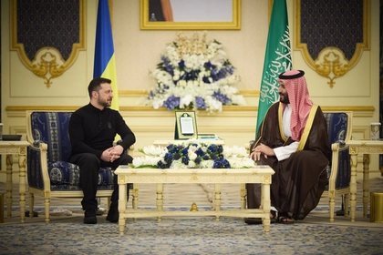 Zelensky, Bin Salman Discuss War’s End as Ukraine Seeks US Support