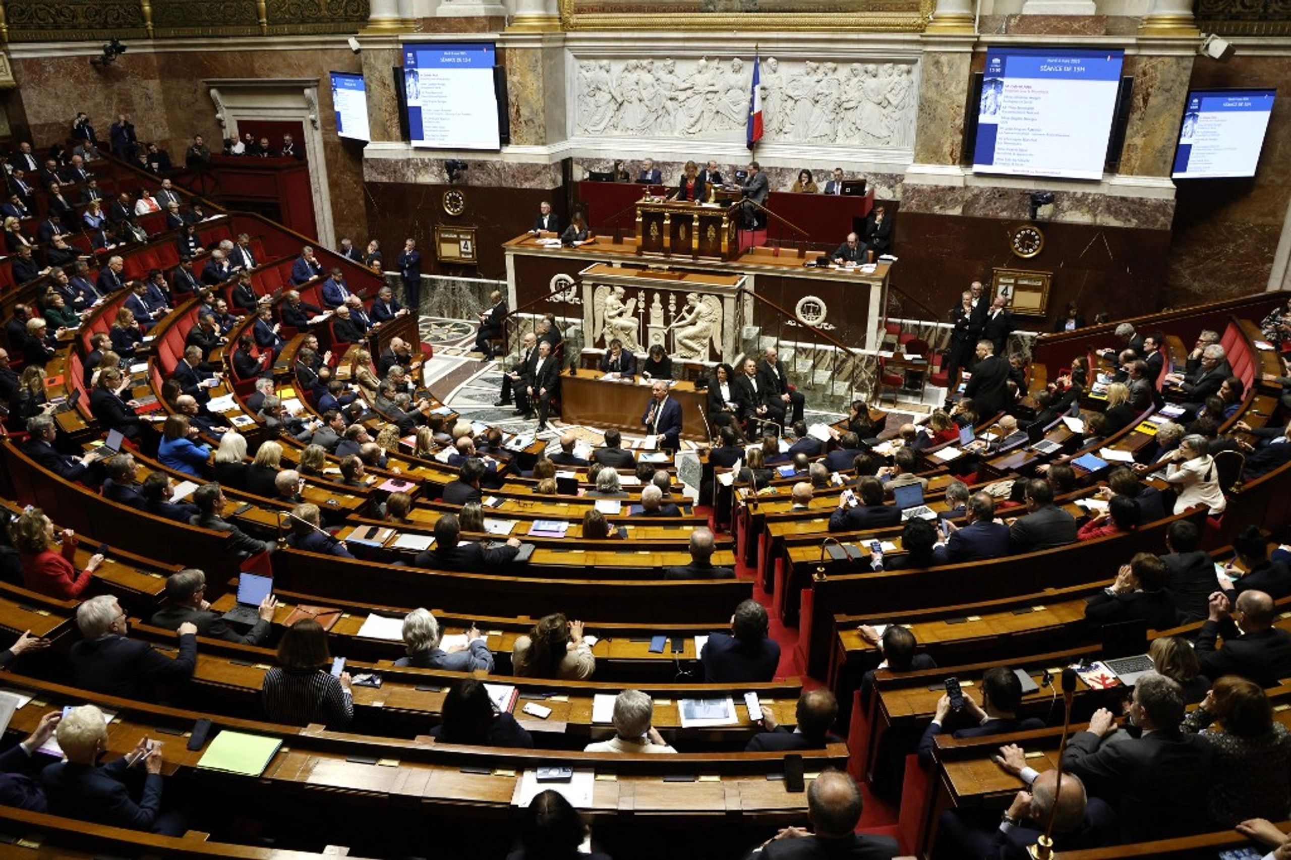 French Lawmakers Pressure Government to Seize Russian Assets