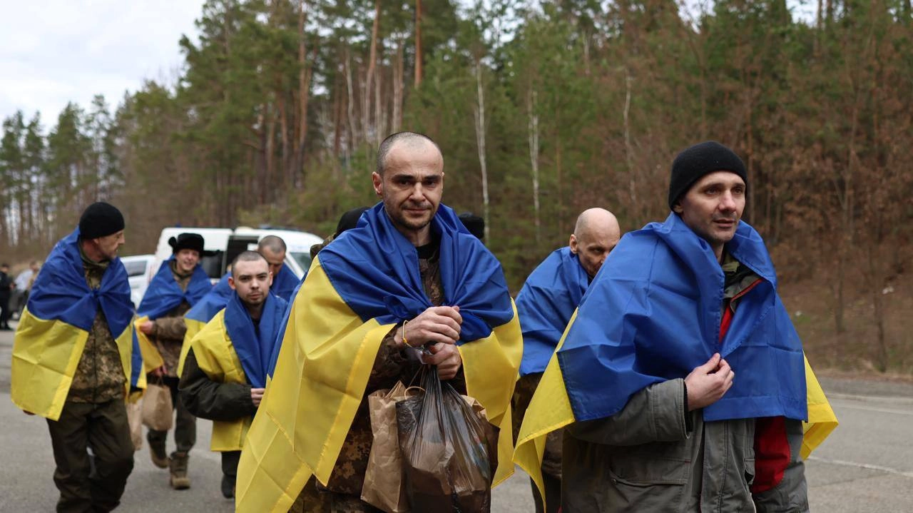 Україні вдалося повернути з російського полону майже 200 захисників