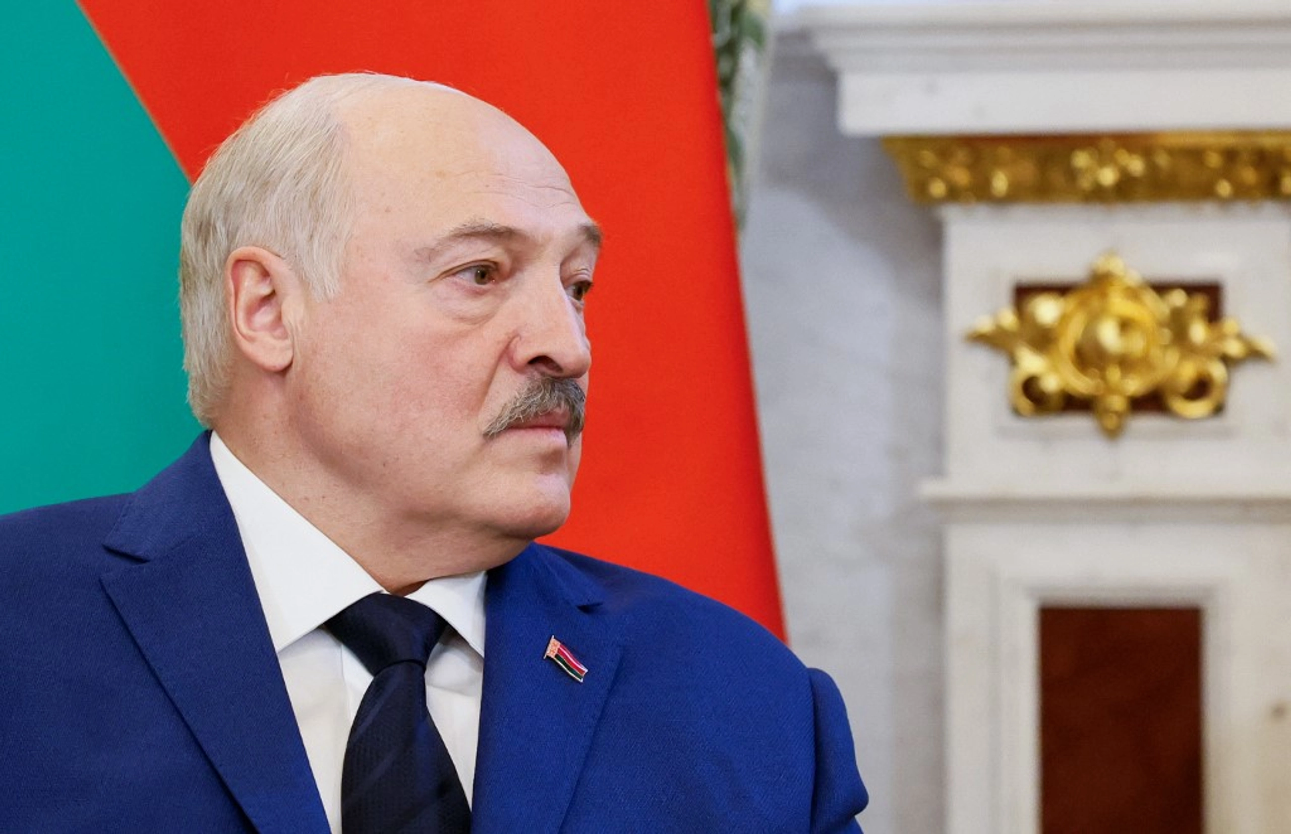 Лукашенко на черговій “інавгурації”: Пів світу мріє про нашу диктатуру