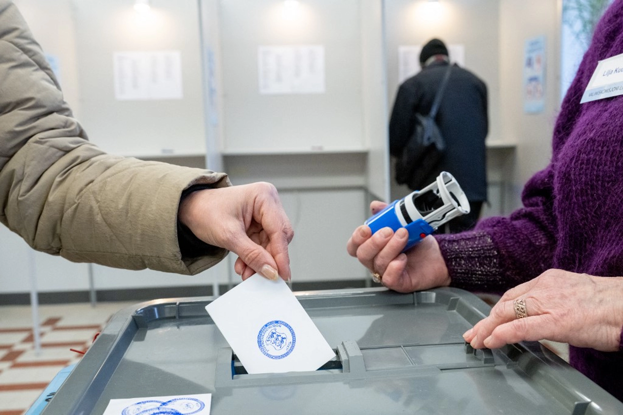 Estonian MPs Сould Ban Voting Rights for Russian Residents