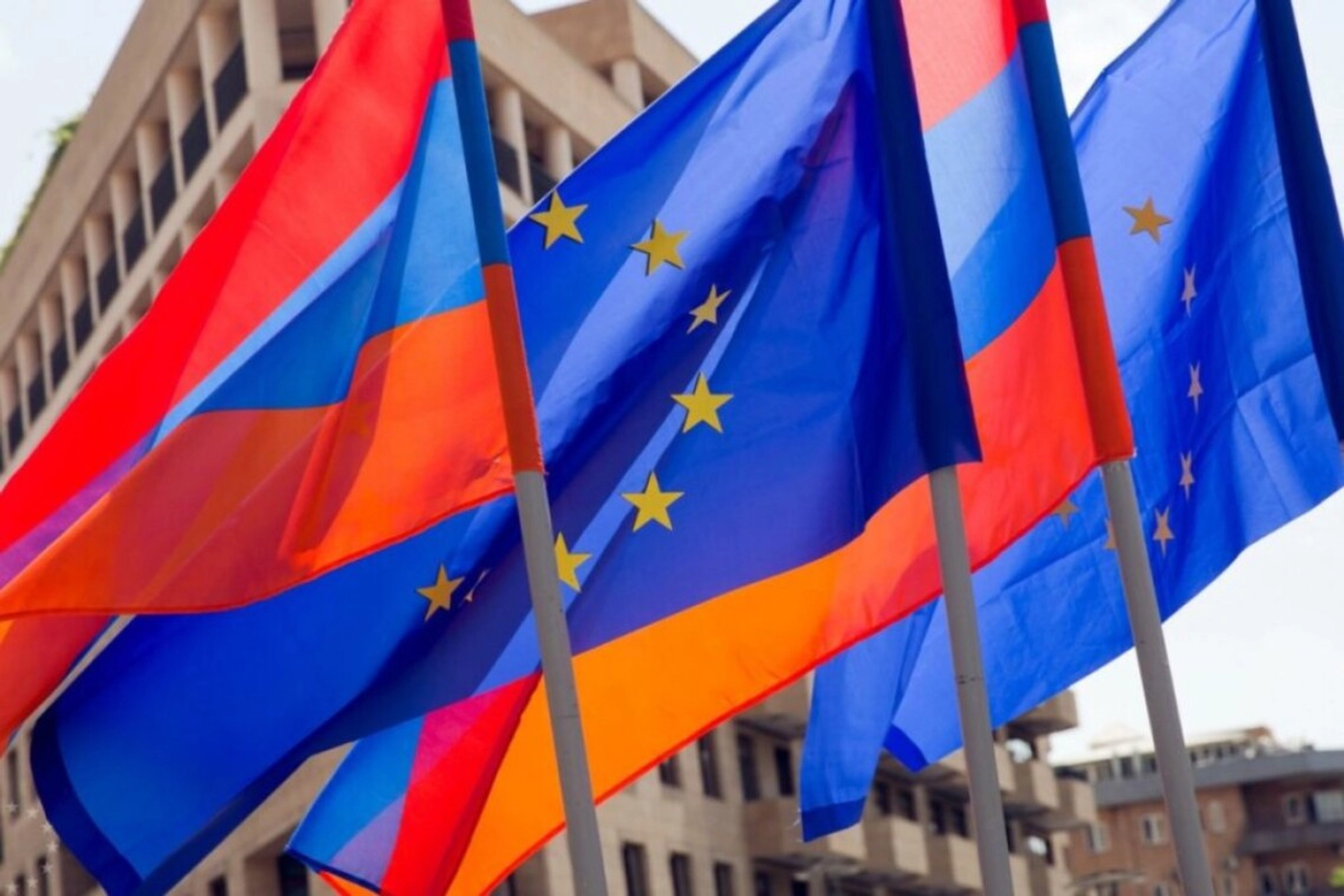 Парламент Вірменії схвалив закон про початок вступу до ЄС