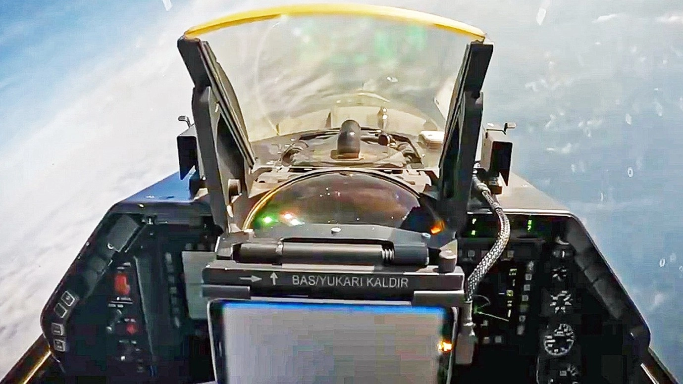 Turkey Takes Leaf Out of Ukraine’s Book – Uses iPads to Control Aircraft Weapons