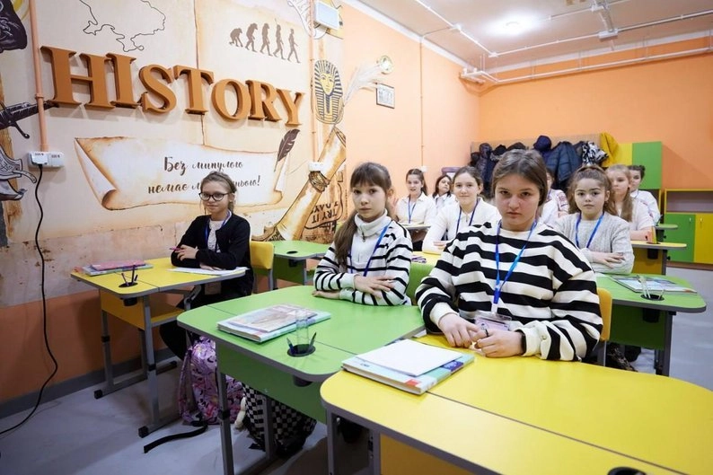 До вересня в Україні побудують 140 облаштованих підземних шкіл