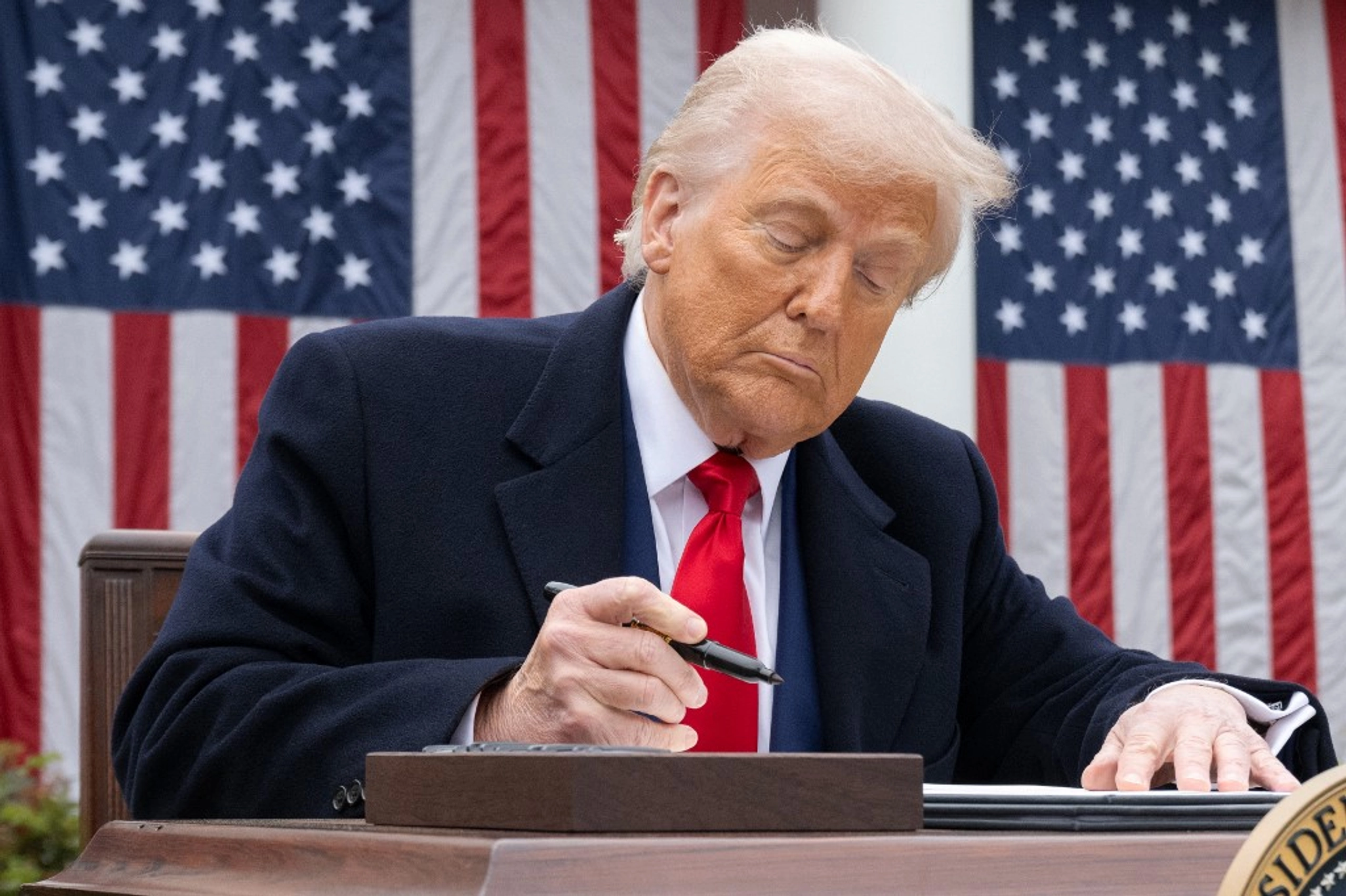 Eurotopics: New US Tariffs - How Should Europe Respond?