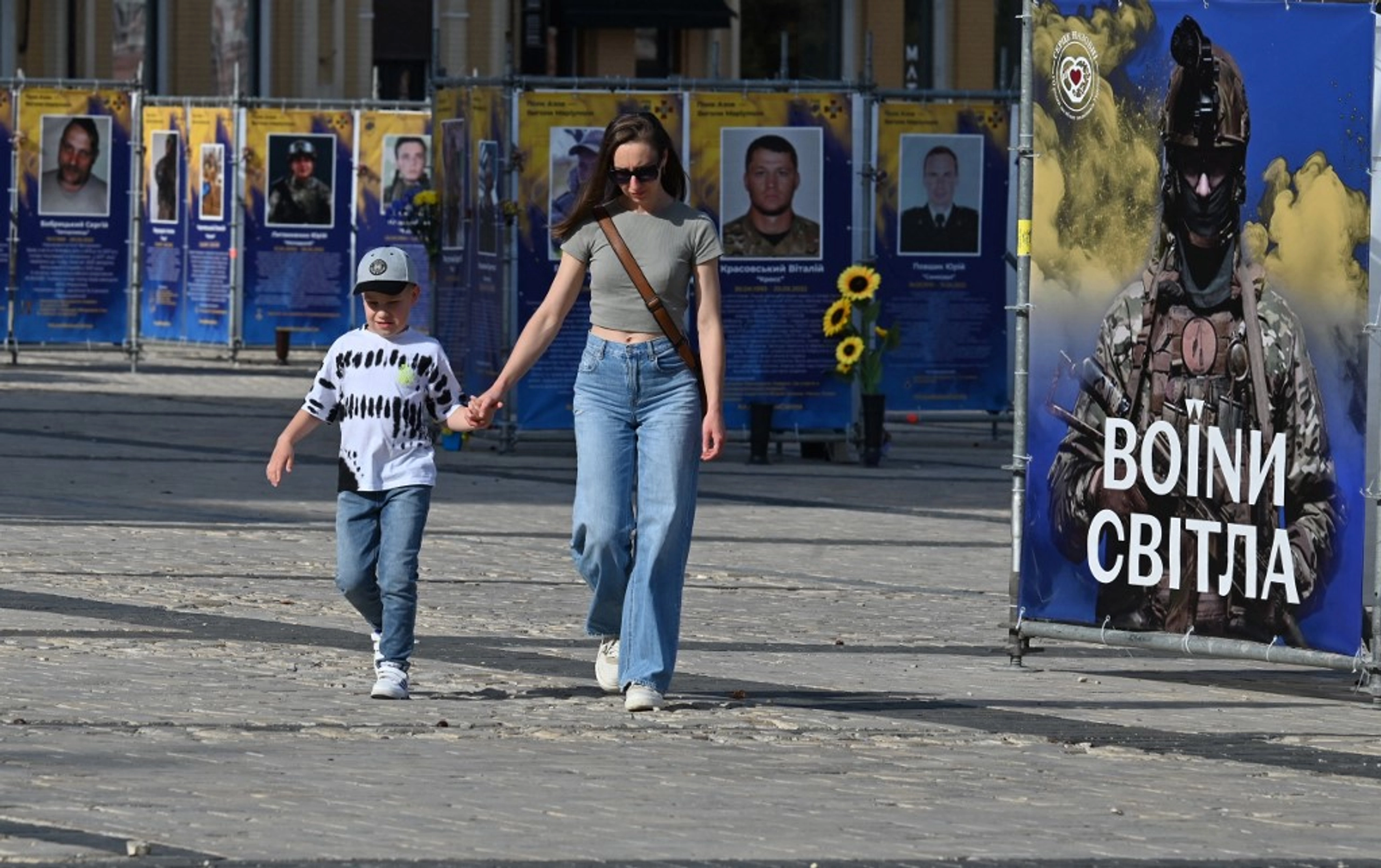 80% of Women in Ukraine Refuse to Leave the Country – Popular Reasons Are Family, Identity, Housing