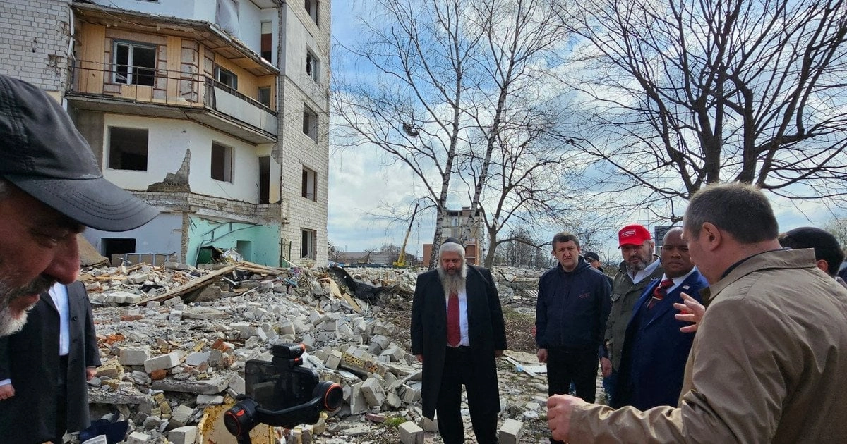 Trump’s Pastor at Kryvyi Rih Attack Site: ‘The World Must Condemn This Brutality’