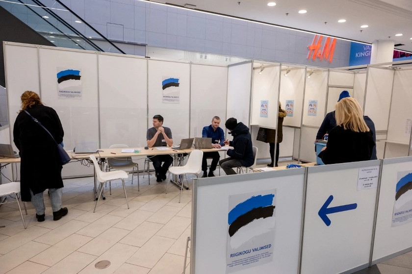 Estonia Limits Voting Rights for Russian Minority