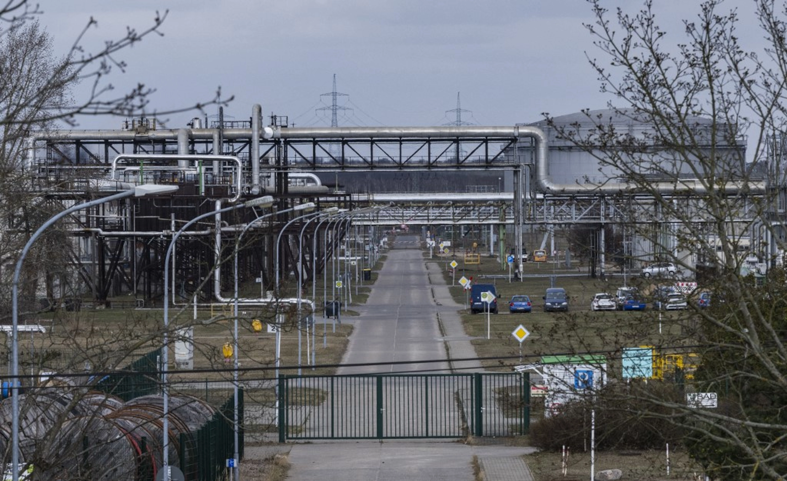German Refinery’s Plight Prompts Calls for Return of Russian Oil