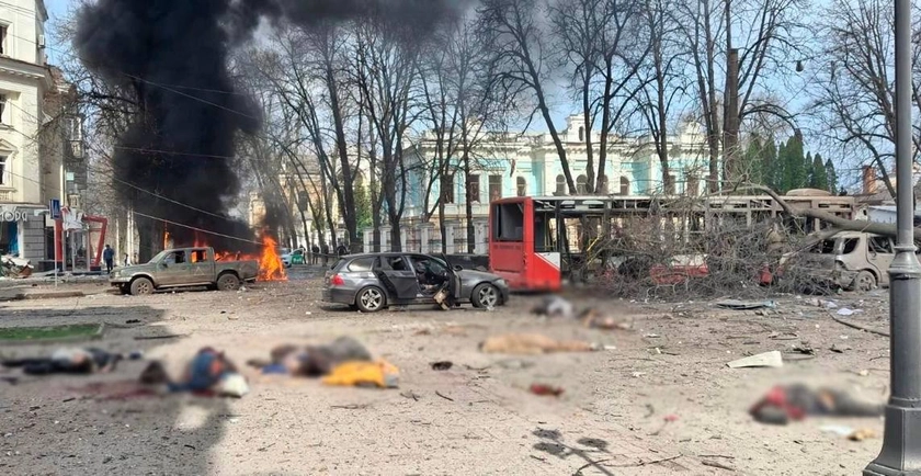 Російська армія вдарила по центру Сум: багато загиблих