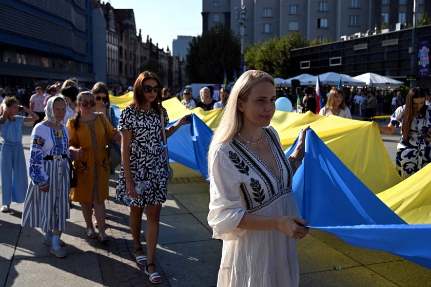 Польща і українські біженці: негативні настрої серед поляків зростають