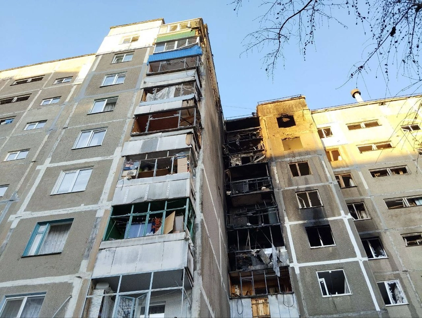 Безпілотники масовано налетіли на Курськ: у місті пожежі