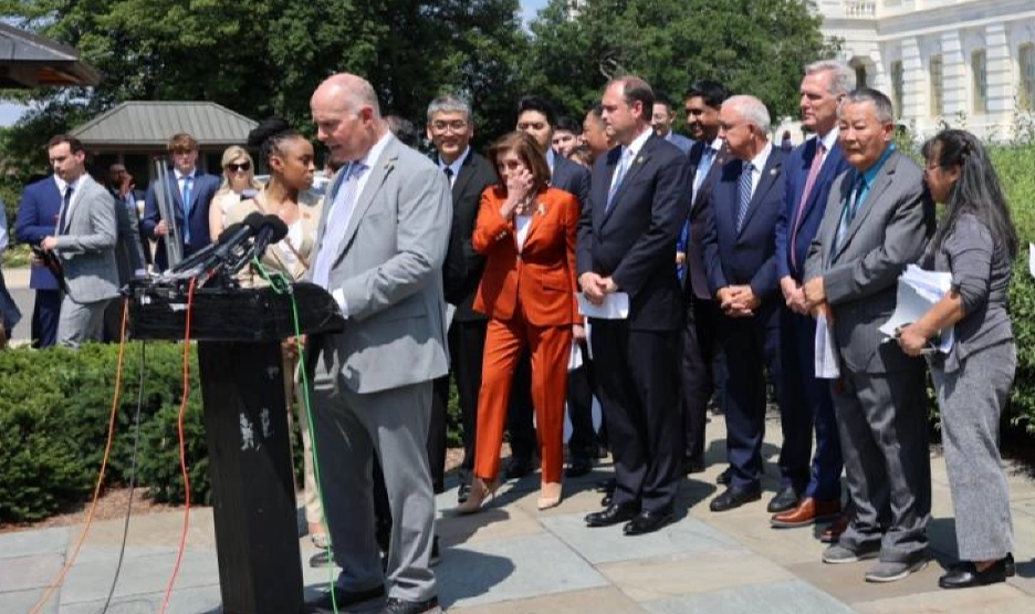 ‘Time to Hold China Accountable’: Bipartisan US Lawmakers Seek Sanctions on Chinese Entities Backing Russia in Ukraine