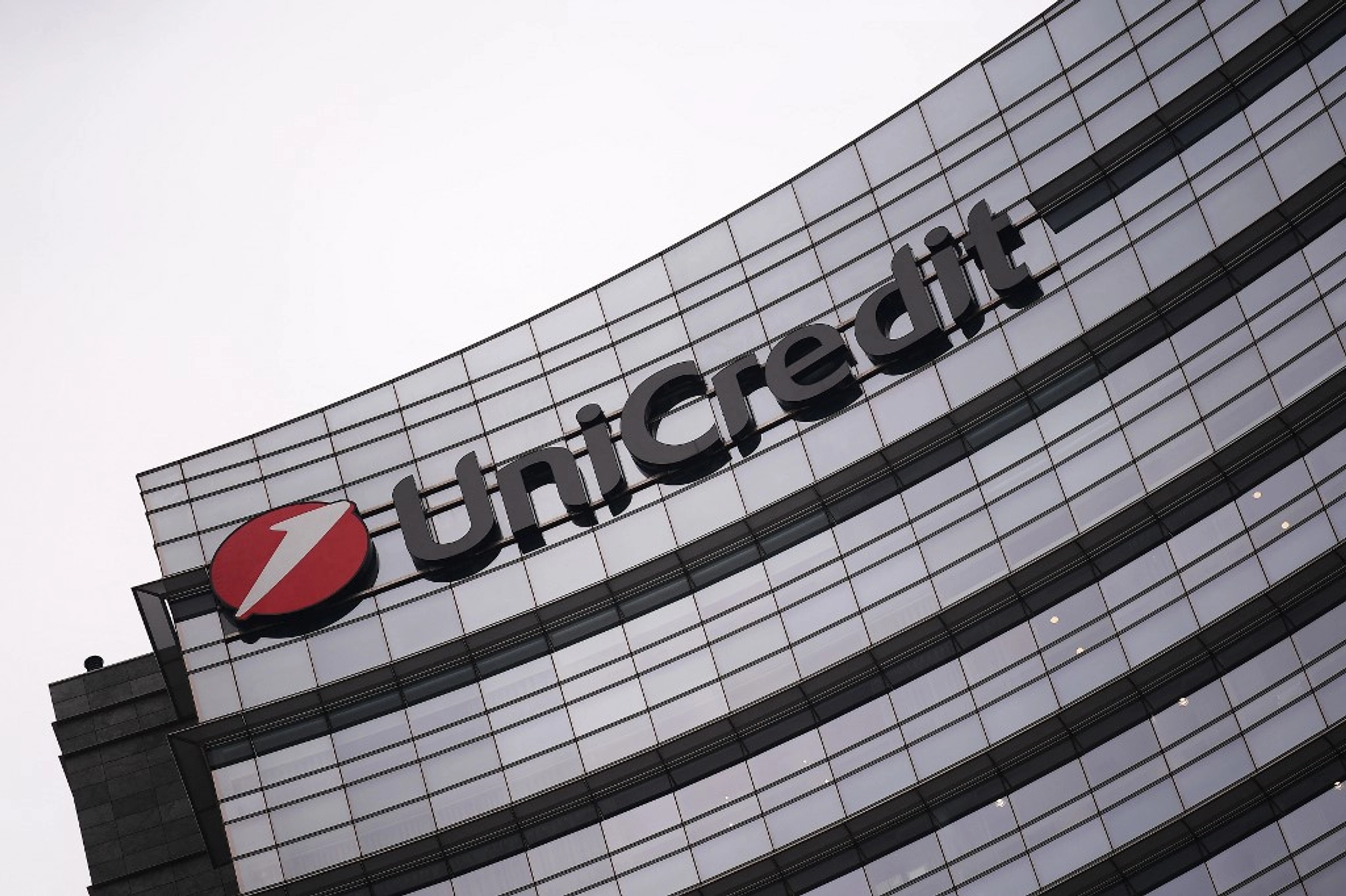 Italy May Ask UniCredit to Leave Russia for M&amp;A Deal With BPM