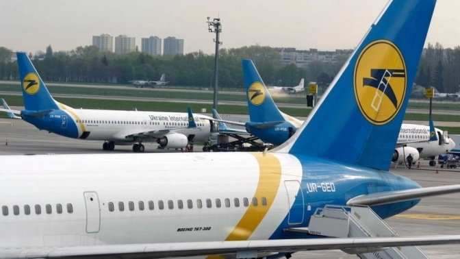 Польща хоче першою відновити авіарейси до України після відкриття її неба