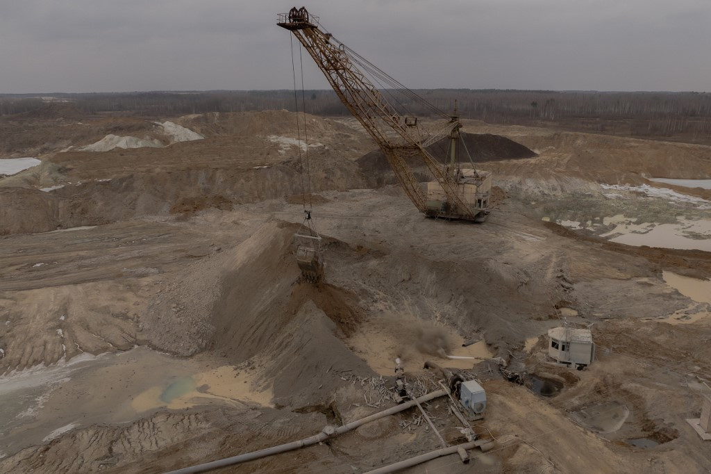 Ukraine and US Select Investment Advisor for Mineral Deal Reconstruction Fund