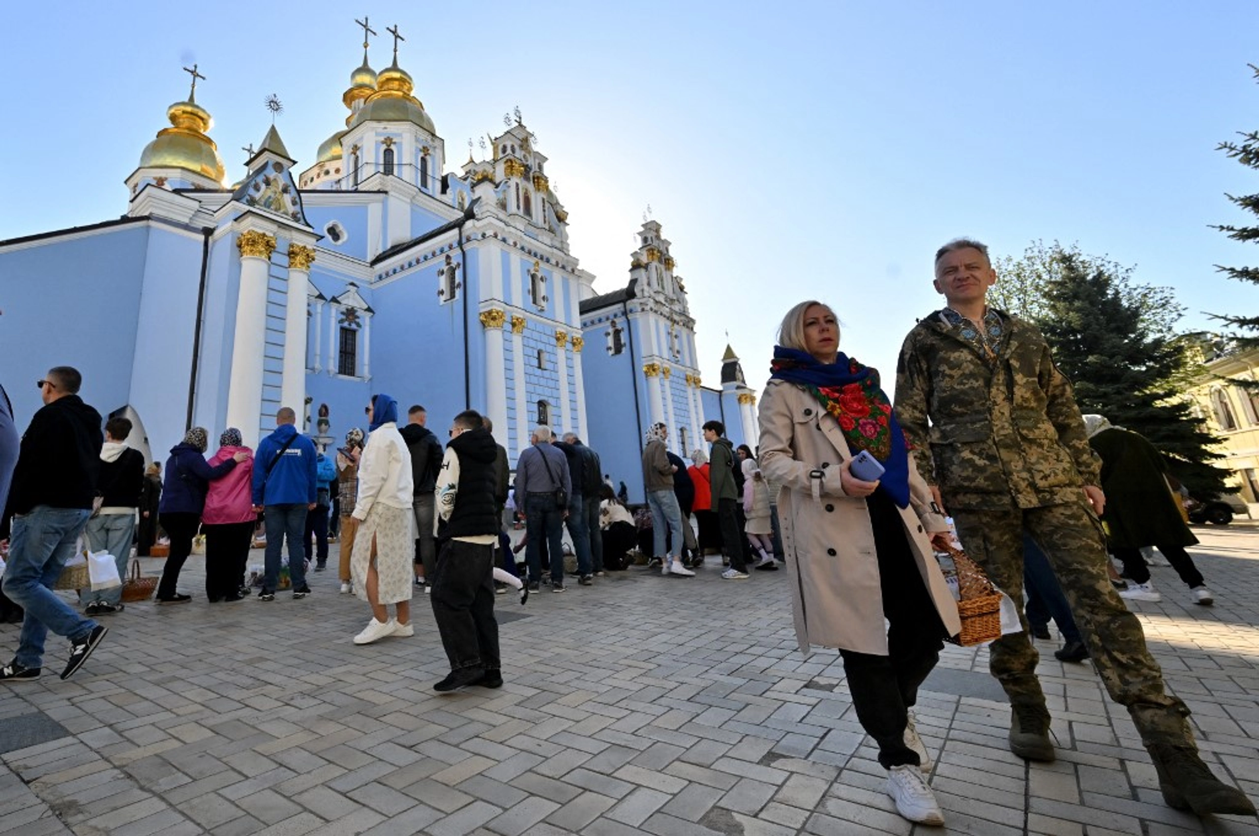 Ukrainians Voice Skepticism on Easter Truce