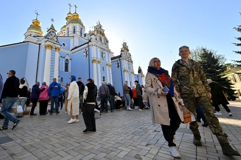 Ukrainians Voice Skepticism on Easter Truce
