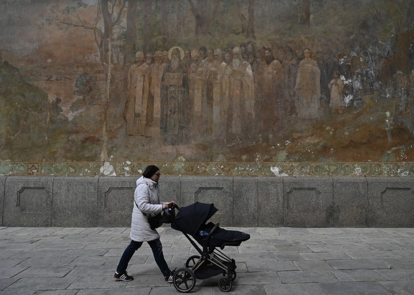 Ukraine Boosts Birth Payment Nearly 5 Times to Combat Demographic Crisis