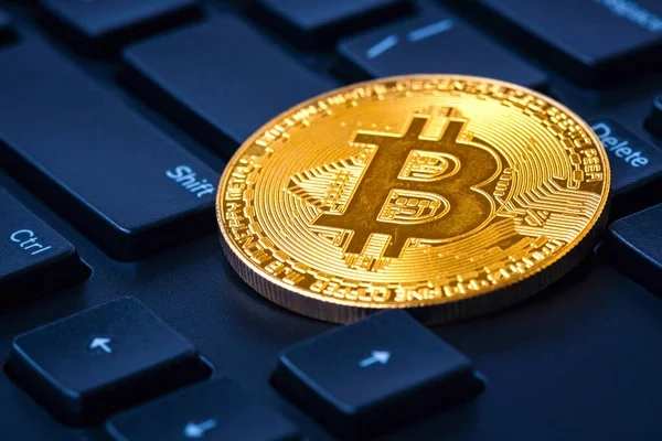 Біткоїн подолав позначку $90 000 вперше з початку березня