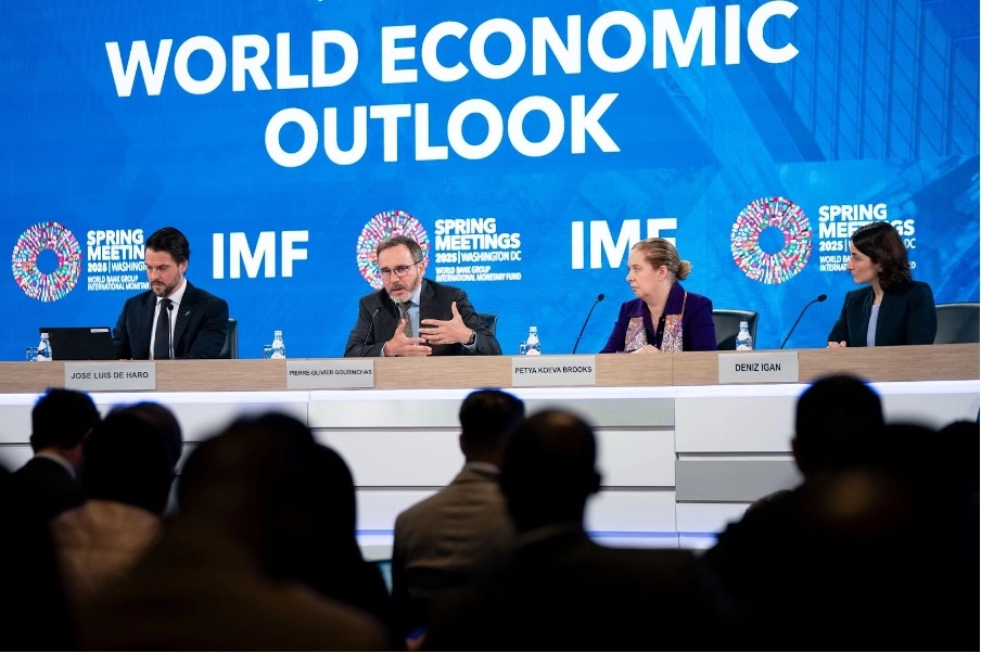 US GDP Shrinks 0.9% Due to Trade Wars, But IMF Somewhat Downplays Recession Fears