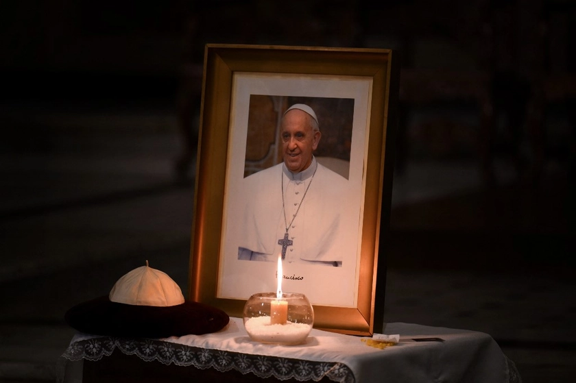 ‘White Flag’: Pope Leaves Bitter Legacy in Ukraine