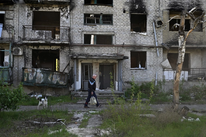 Russia Takes Village in Eastern Ukraine as It Steps Up Offensive