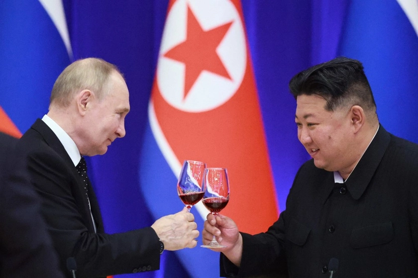 Russia, North Korea Building New Bridge as Pyongyang Supplies Missiles, Troops