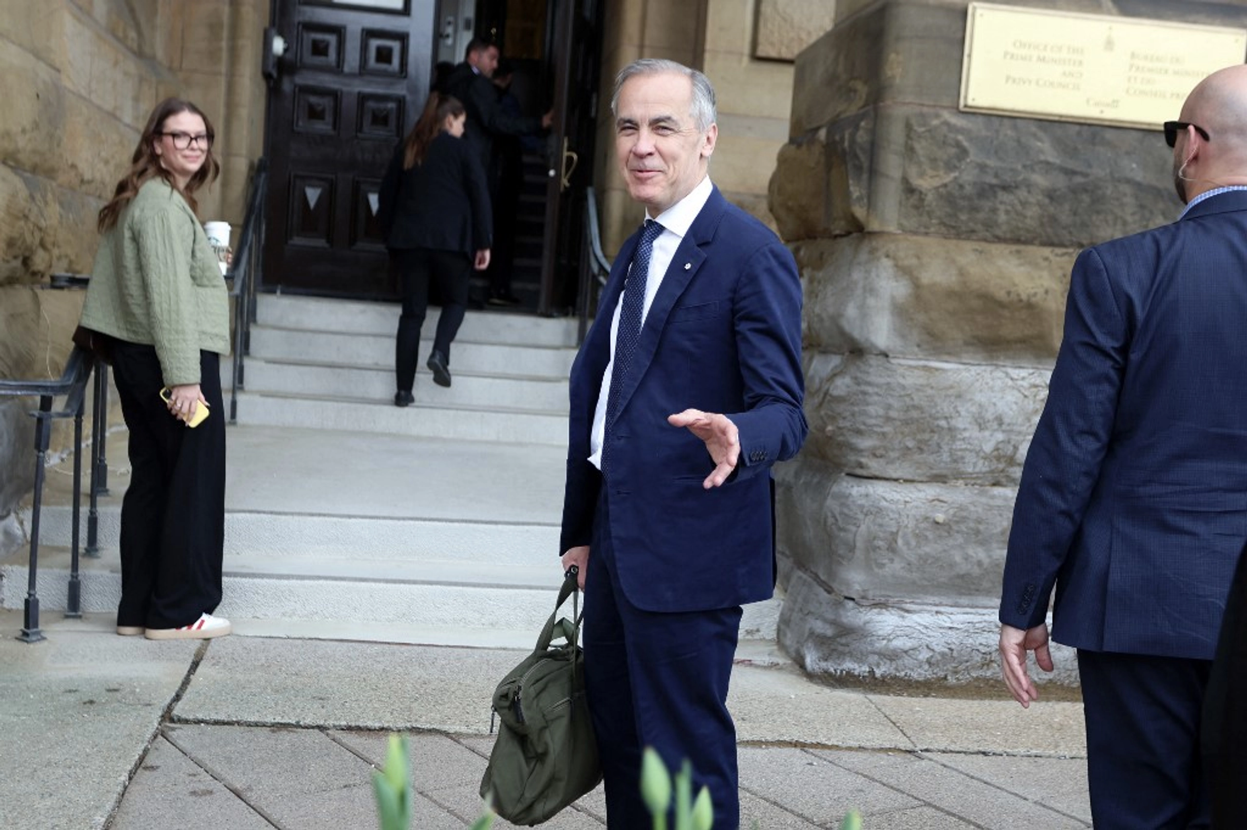 ‘Strong Sanctions Against the Aggressor’ – Zelensky Talks Defenses With New Canadian, G7 Leader