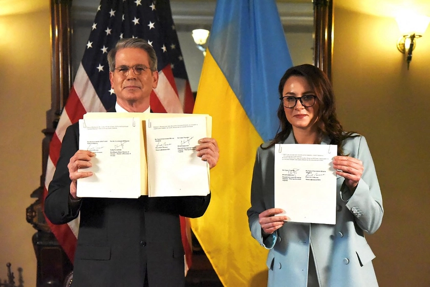 US-Ukraine Reconstruction Fund Draws 282 Applications in First Year