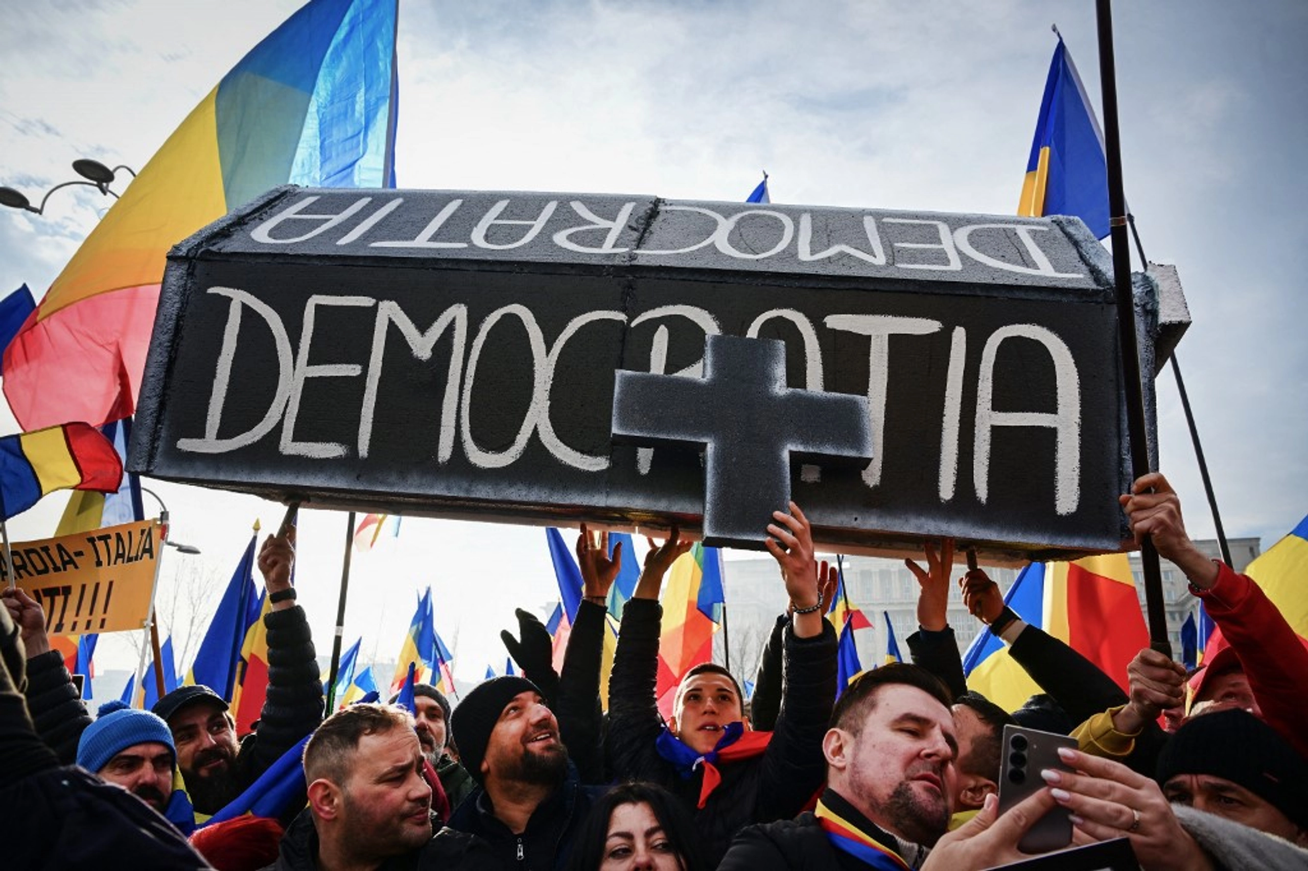 EXPLAINED: 8 Things to Know About Romania’s Political Crisis