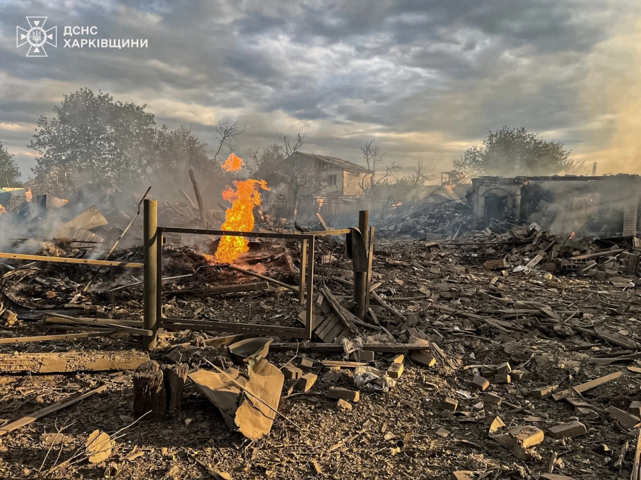 Зеленський про обстріли: Росія просить тишу на 9 травня, але б’є щодня по Україні