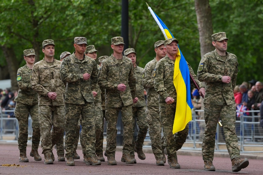 Ukrainian Troops Join VE-Day Parade in London