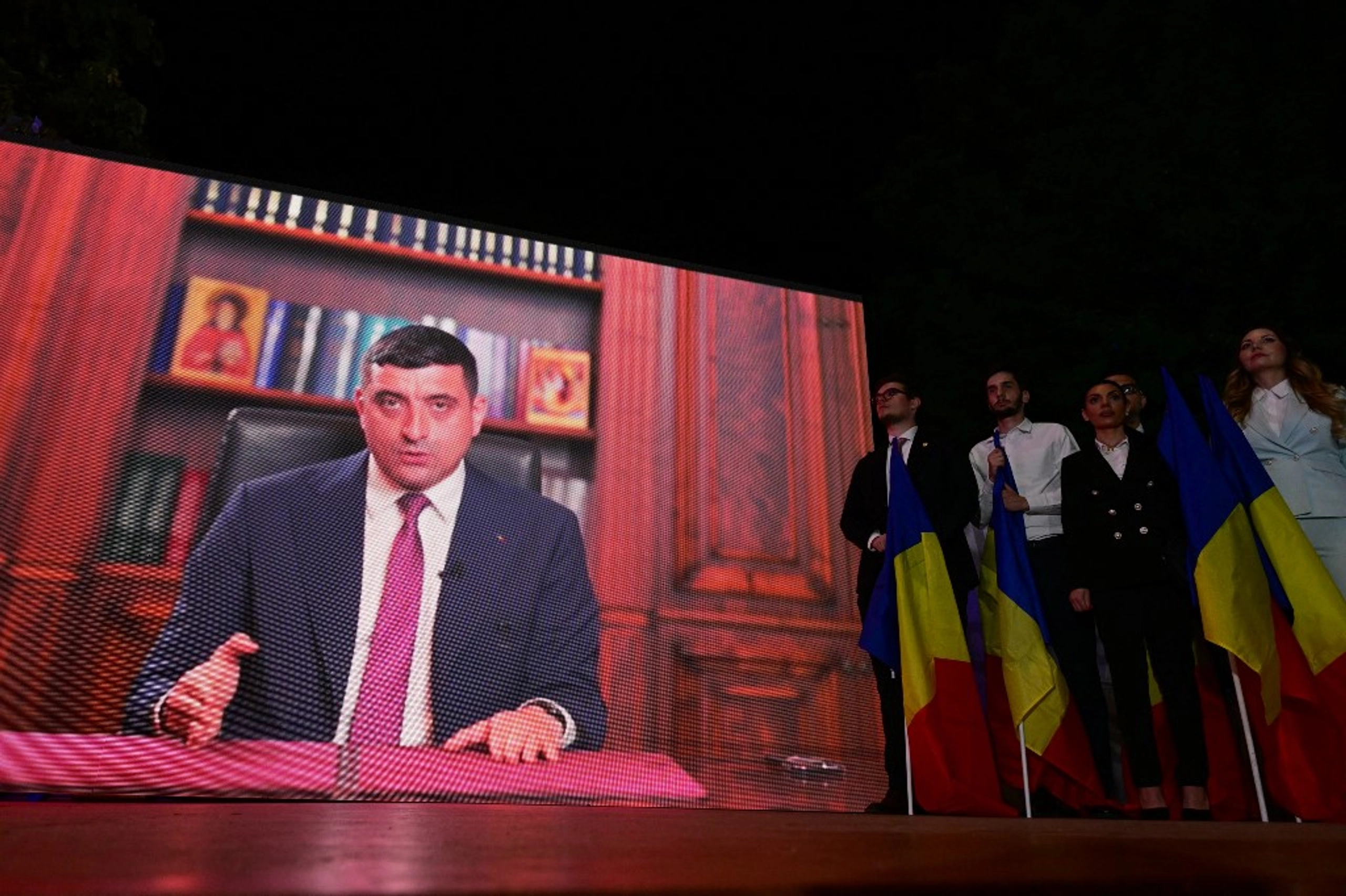 Far Right Tops Romania’s Presidential Rerun, to Face Pro-EU Candidate in Run-Off