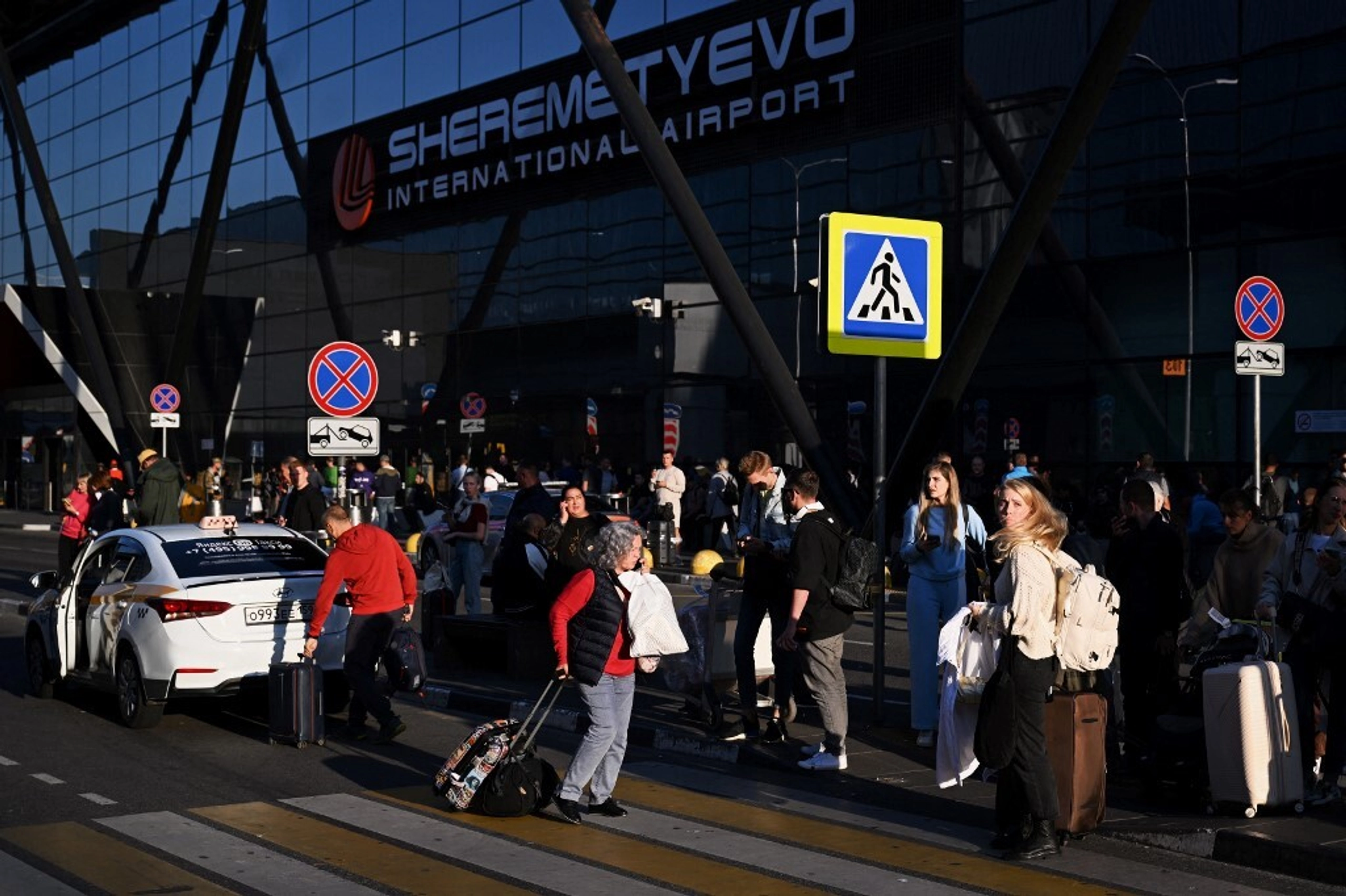 Chaos in Russian Skies: Drone Attacks Paralyze Airports, Ground Over 500 Flights, Leave Thousands Stranded