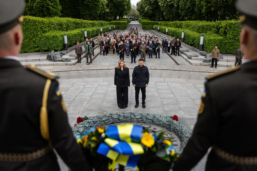 Президент та перша леді вшанували пам’ять загиблих у Другій світовій війні