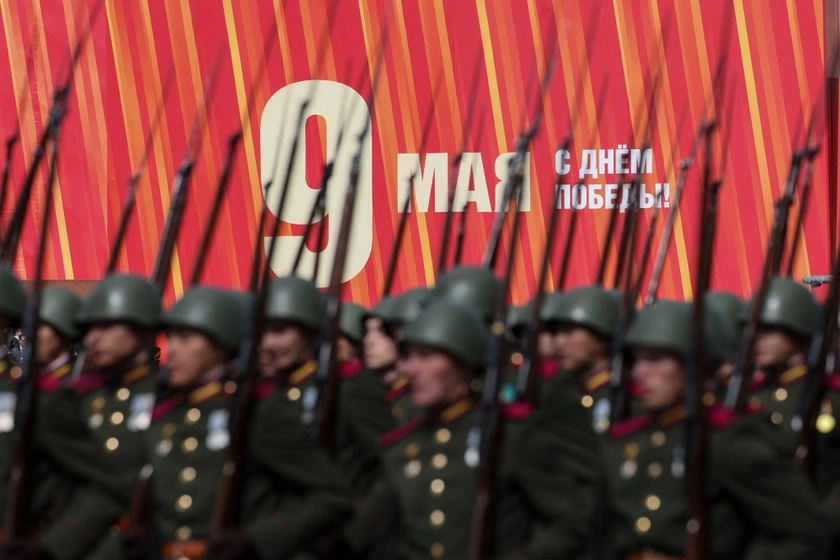 9 May: Moscow Parade With no Tanks or Missiles