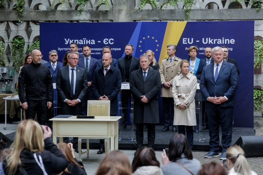 ЄС виділить майже €1,9 млрд на військову підтримку України
