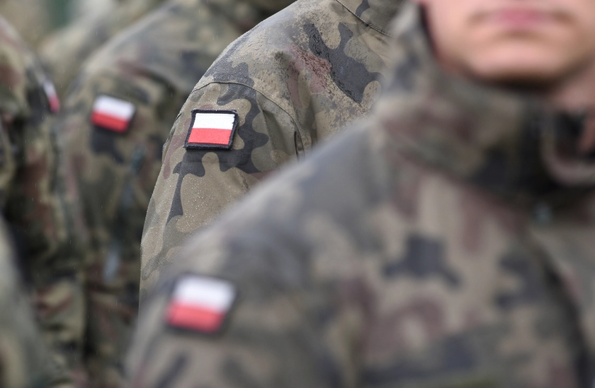 Більшість поляків не хочуть йти навіть на військову підготовку