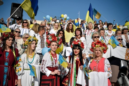 Vyshyvanka Day Flash Mob: Take a Photo in Your Traditional Ukrainian Embroidered Attire