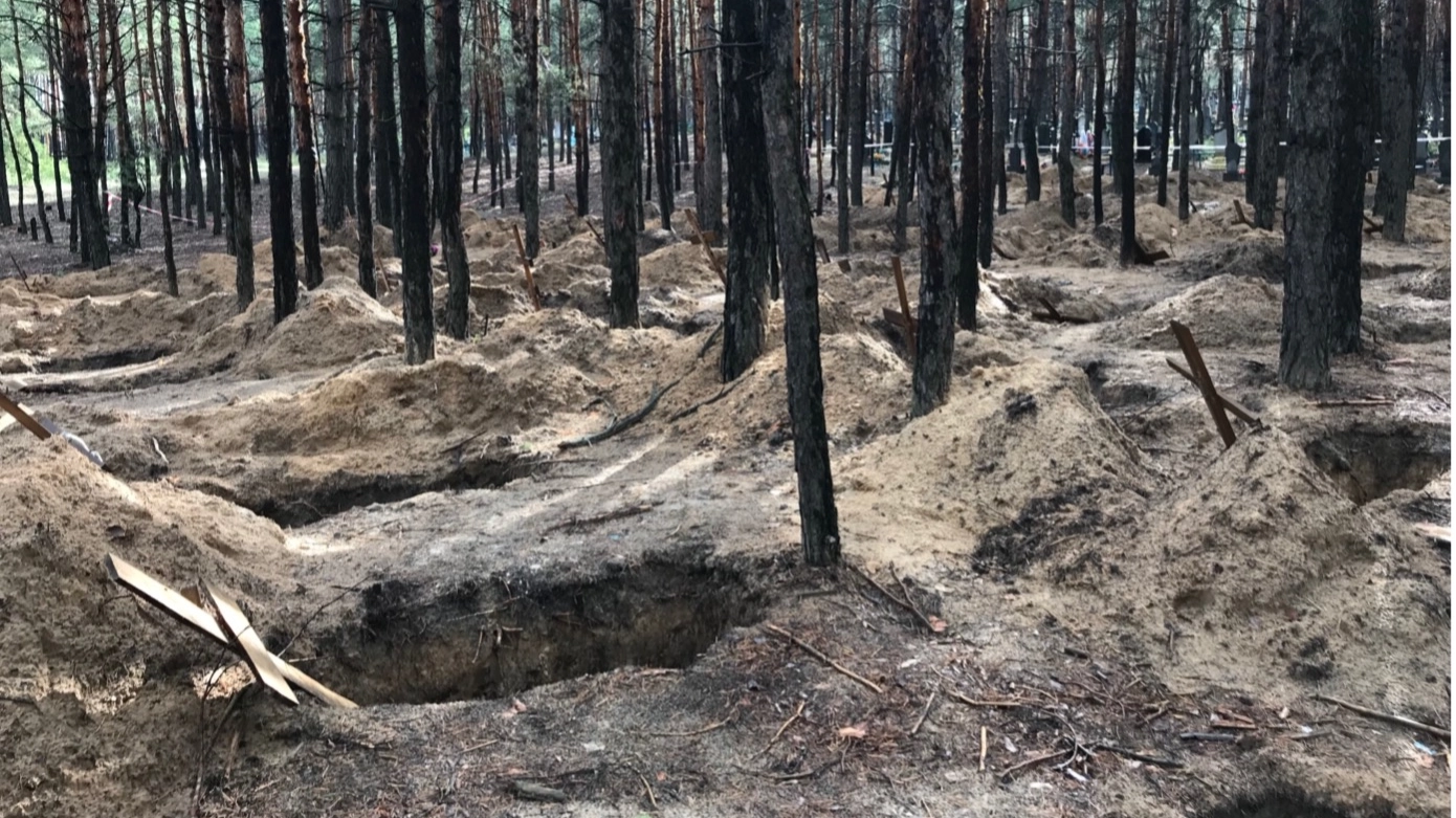 Братські могили, легенди вікінгів і кекс-терапія: повернення до Ізюма
