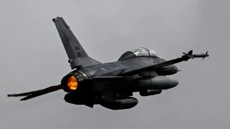 Під час відбиття ворожої атаки сталася аварія винищувача F-16