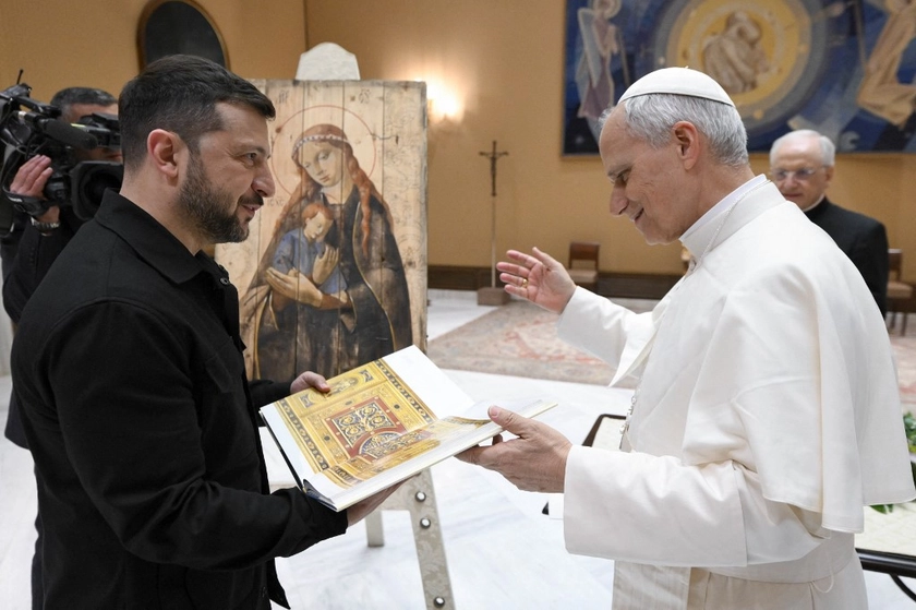 Pope Leo XIV Meets With President Zelensky in First Audience With Heads of State