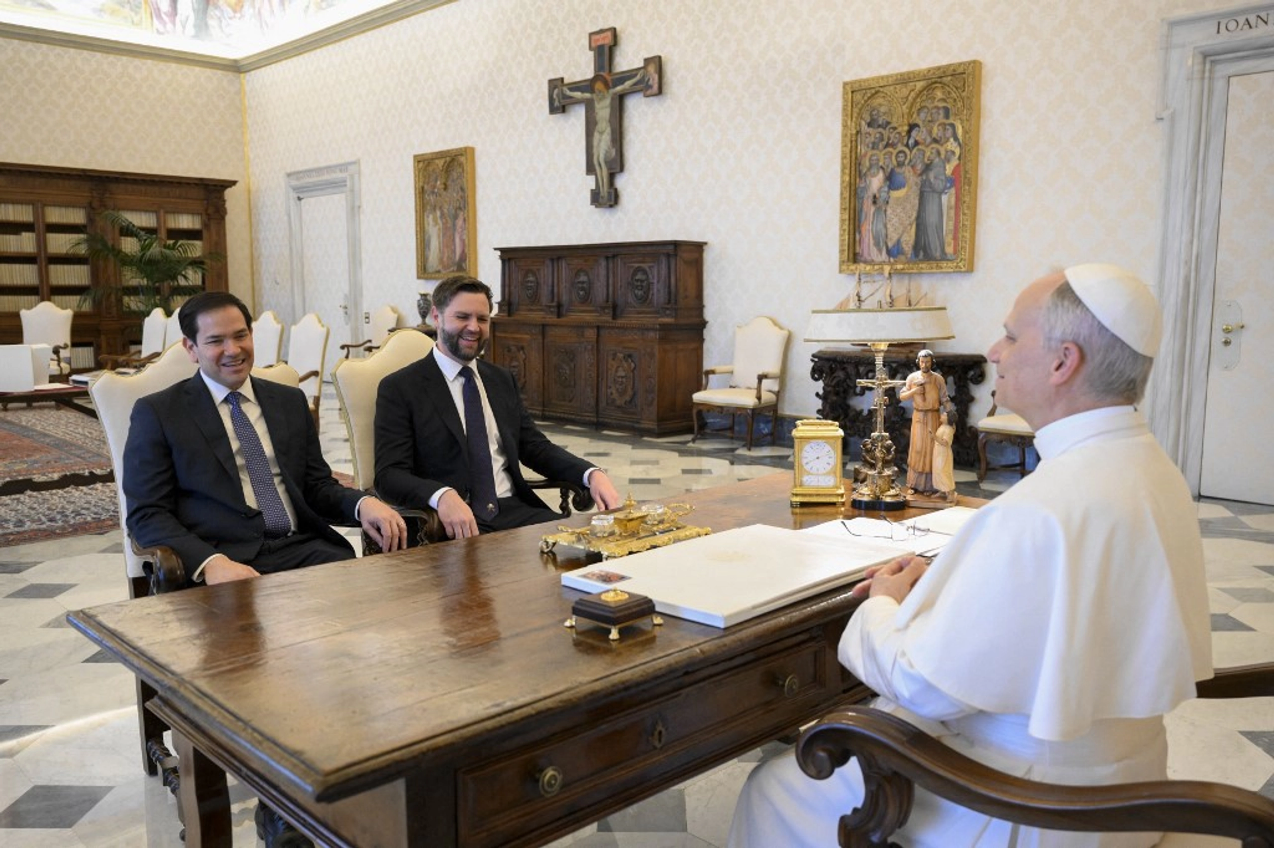 Trump Backs Vatican as Host for Kyiv-Moscow Ceasefire Talks