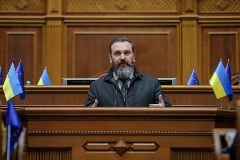 Знайомтеся: міністр освіти України, колишній снайпер