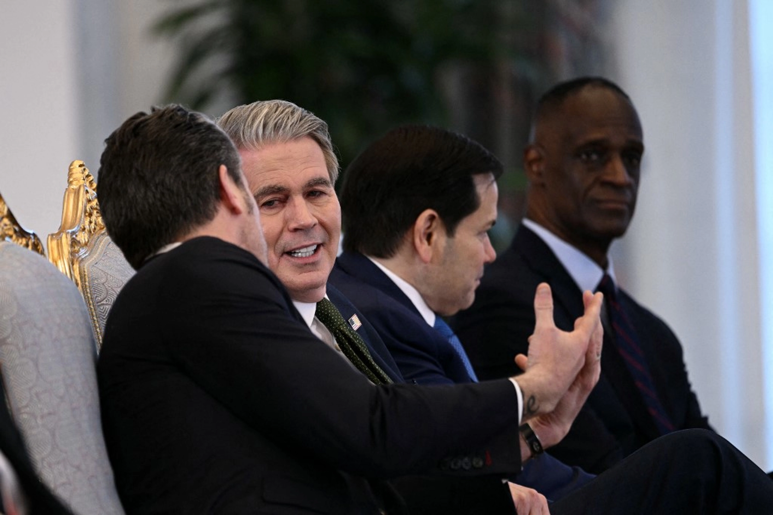 Tariffs, Ukraine War Dominate G7 Finance Talks in Canada