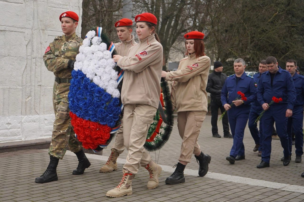 "Юнармійці" з Бердянська беруть участь у пам'ятному заході на честь 80-ї річниці перемоги у Великій Вітчизняній війні. Мелітополь, 8 травня, 2025 р.