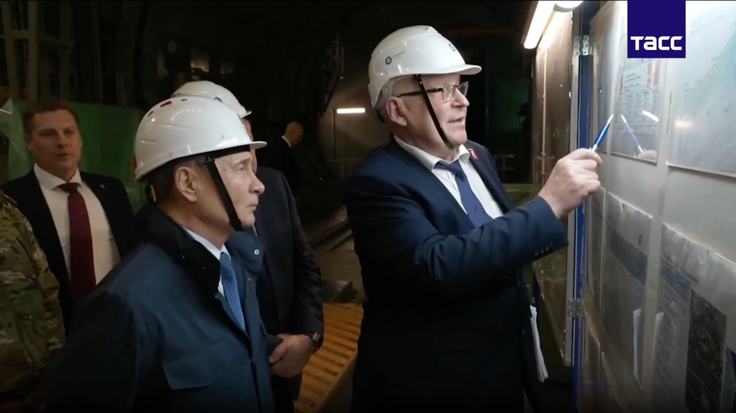 Putin in Kursk, Again: ‘Idiots’ Contest, ‘Fortress’ Churches, and a ‘United Russia’