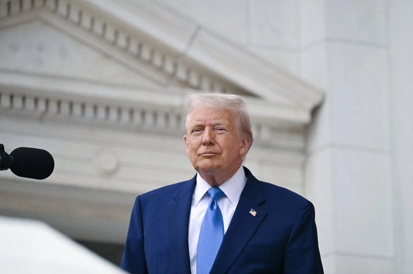 Адміністрація Трампа хоче перевіряти соцмережі всіх іноземних студентів у США