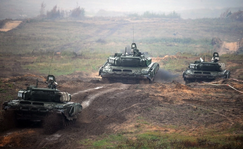 Білорусь скоротить військові навчання з Росією і відведе війська від кордону